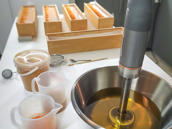 La fabrication de savons et cosmétiques naturels de Nautylus Skincare